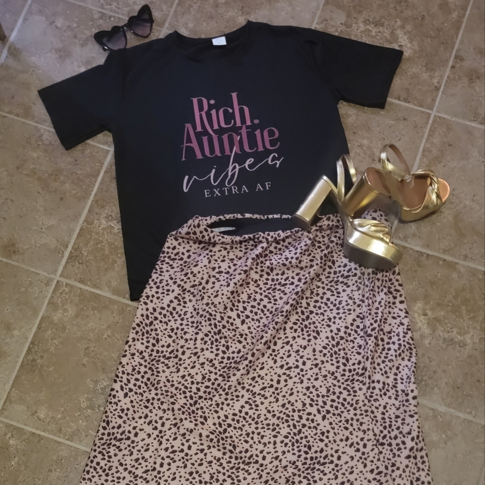 RICH AUNTIE graphic tee